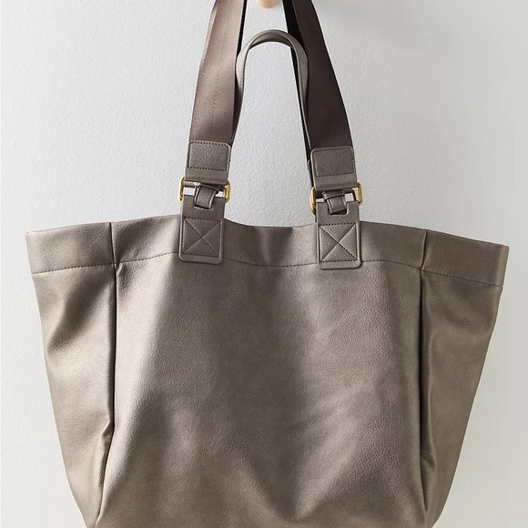 FREE PEOPLE Ventura Vegan Beige Tote Bag - Hard to Find - Sold Out in Stores - Picture 3 of 8